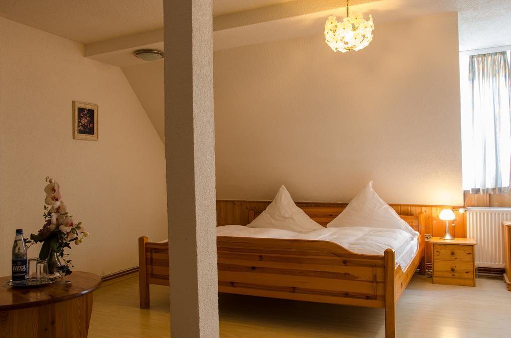 Hotel Zum Ruecking نورتهايم المظهر الخارجي الصورة